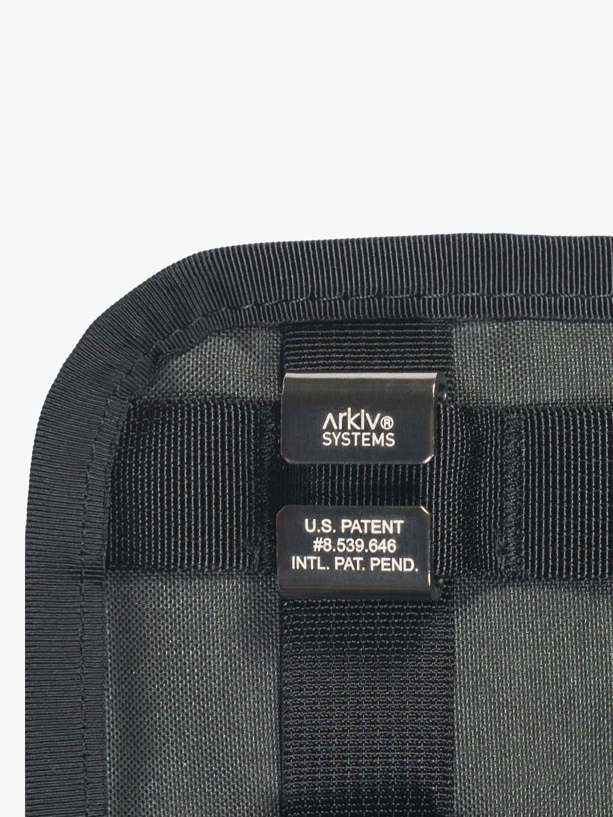 Arkiv Vertical Zippered Pocket - Image 11