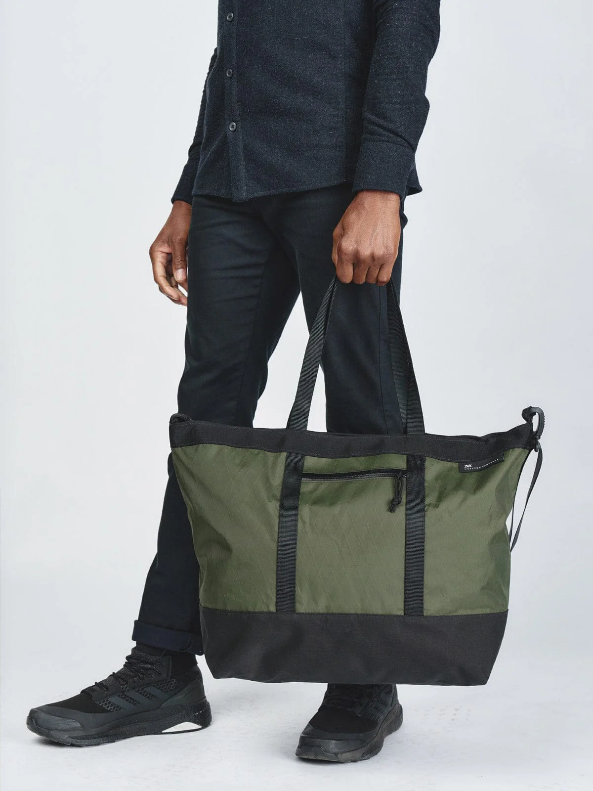 Helix 15L Tote - Image 11