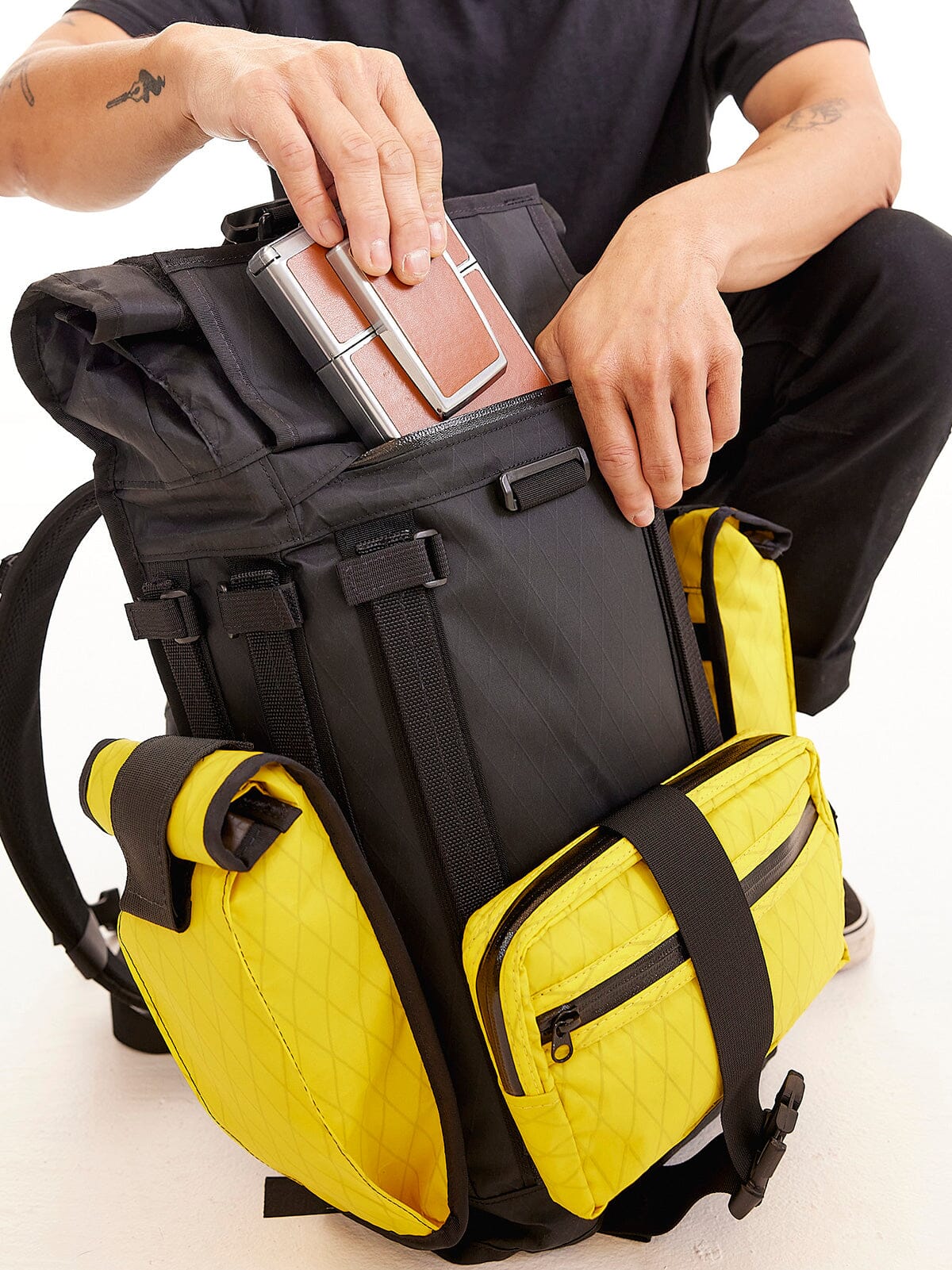 Notch Tech Pouch - Image 9
